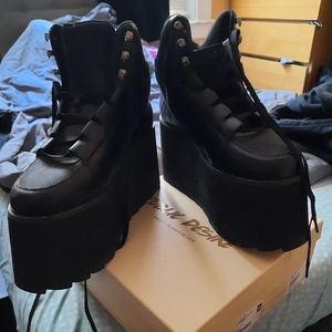 YRU Black QOZMO 2 Platform Sneakers